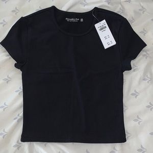 Never worn Abercrombie black ribbed t shirt